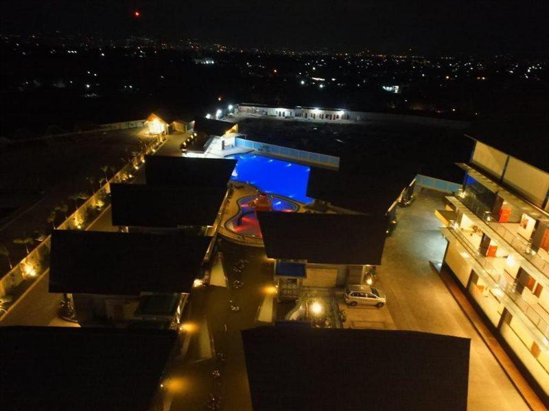 Cahaya Villa Hotel Гарут Екстериор снимка